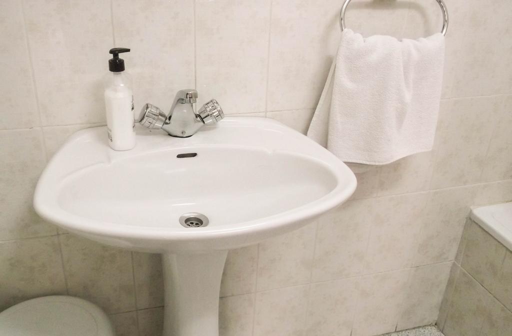 Twin Room Bathroom