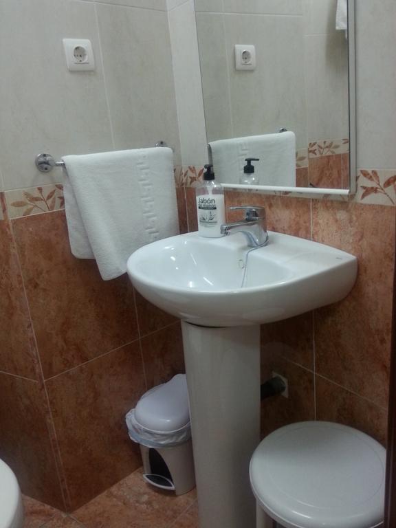 Twin Room Bathroom