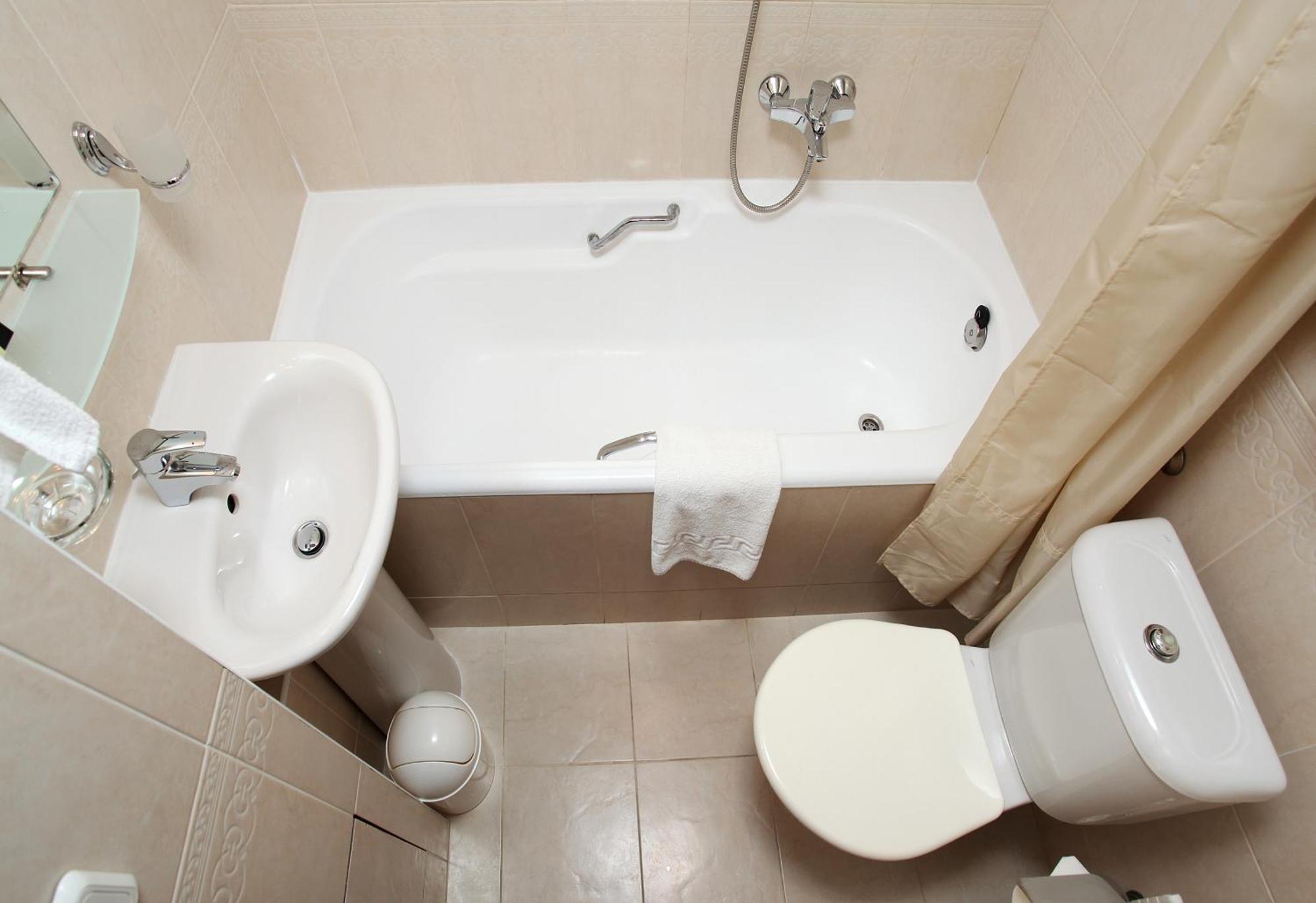 Double Room Private Bathroom